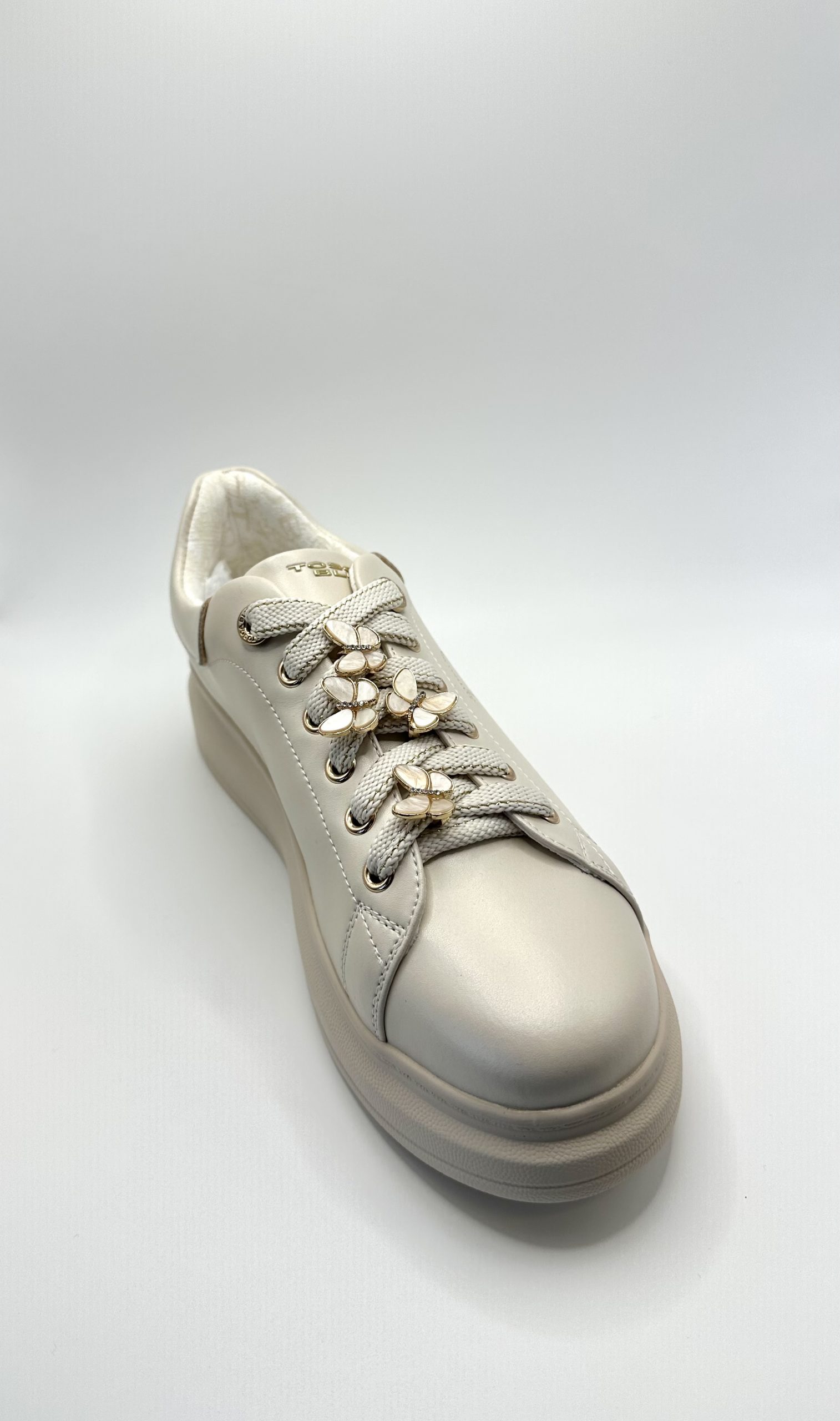 sneaker gioiello astrid con perle sneaker gioiello astrid con perle
