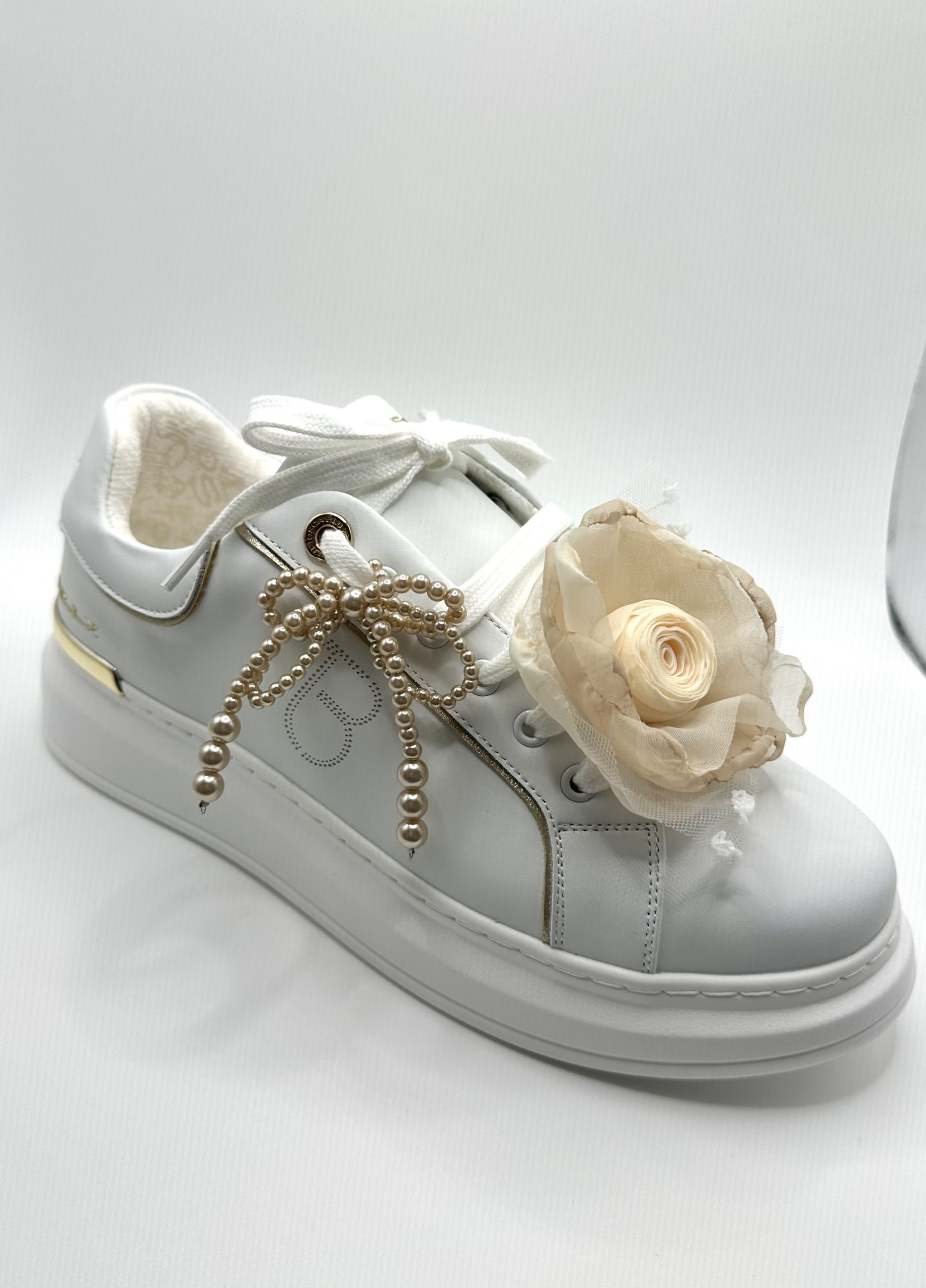 sneaker gioiello astrid con perle sneaker gioiello astrid con perle