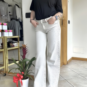 jeans grigio chiaro con strass