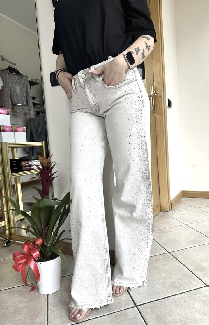 jeans grigio chiaro con strass jeans grigio chiaro con strass